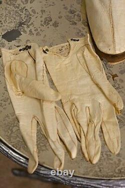 Rare Gorgeous Victorian 1840s-60s White Kid Leather Booties, with White Kid Leat