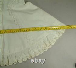 VICTORIAN 19TH C CHILD LINEN & LACE COAT W SCALLOPING 20 Long MOP Buttons WOW